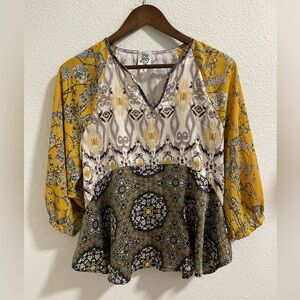 Ivy Jane Yellow and Gray Blouse